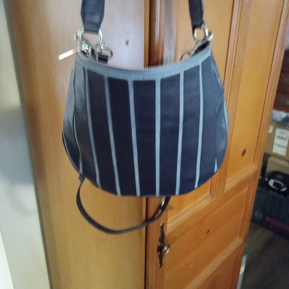 NWT MICHAEL KORS LEATHER AND SUEDE SHOULDER BAG - Picture 2 of 6